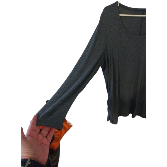 Lane Bryant Minimalist Soft Ruched Sides Scoop Neck 3/4 Sleeve Plus Tee  18/20 - Picture 2 of 5